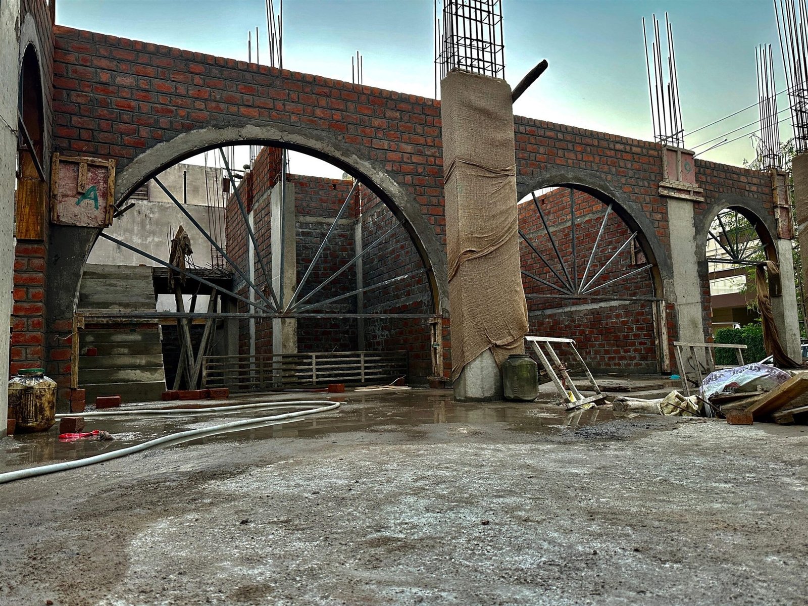 Arch structure under construction